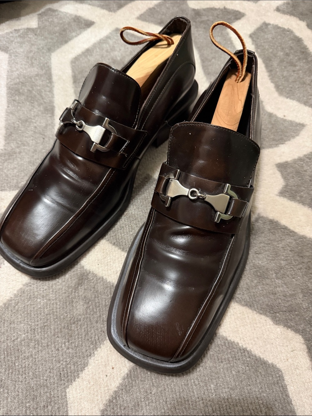 Iconic square toed men’s all leather vintage Kenneth Cole Y2K dressy horsebit